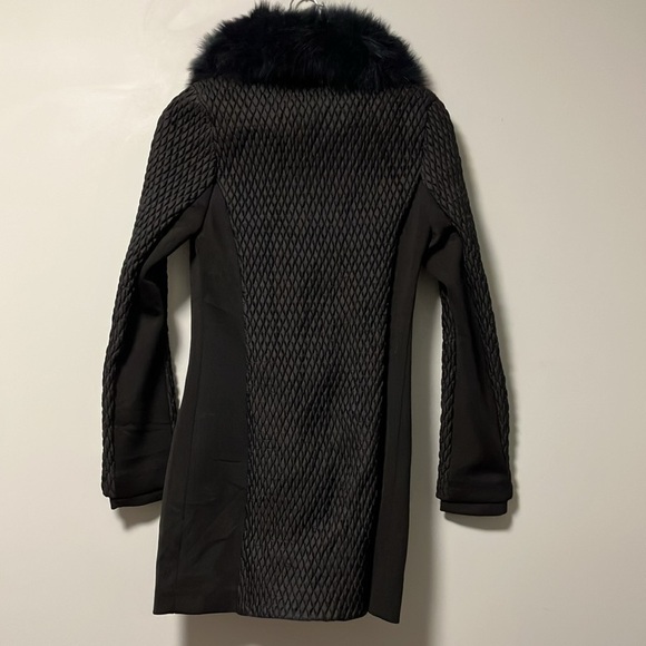 Zac Posen black quilted jacket with real dyed blue fox fur - Picture 6 of 7